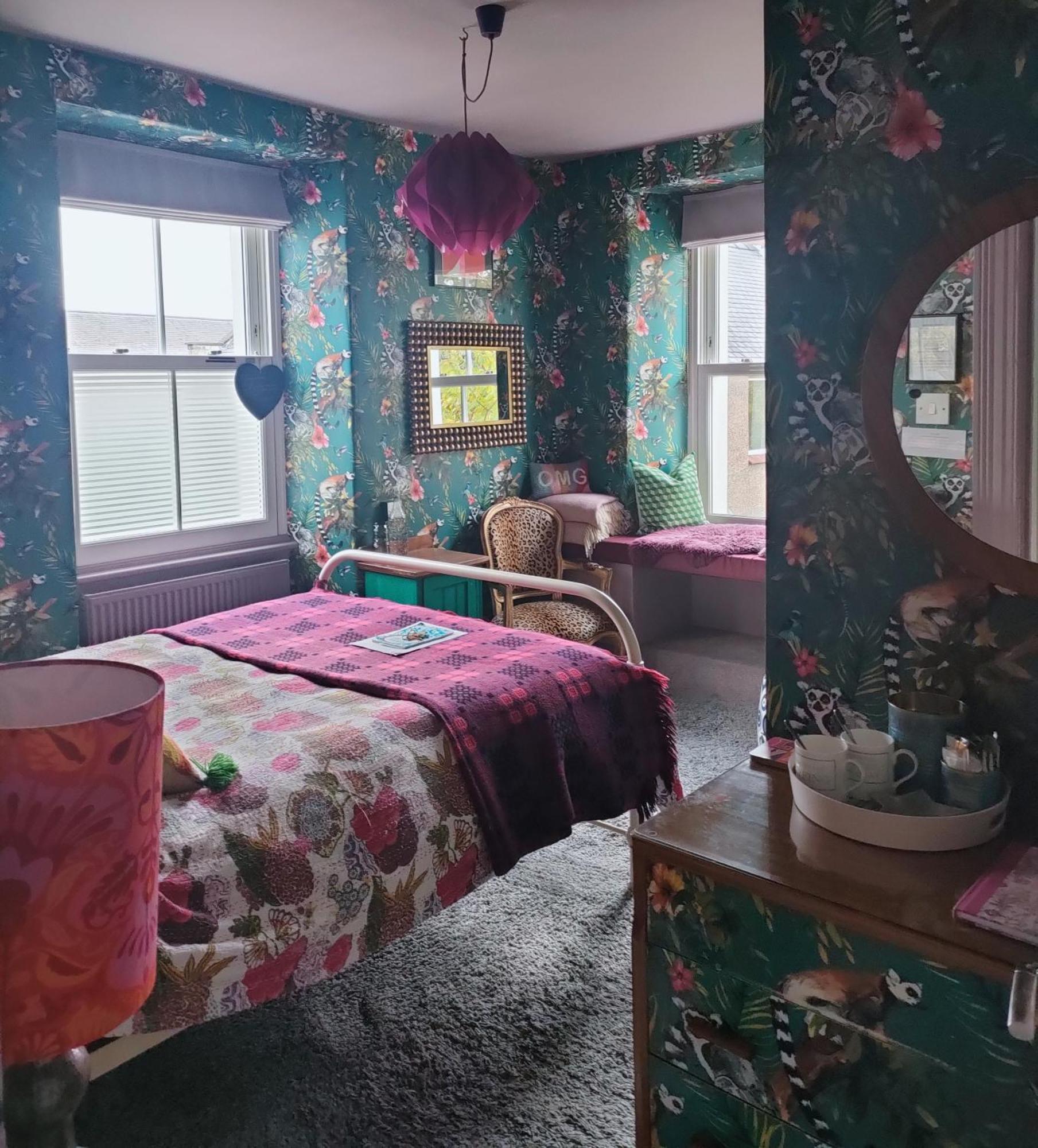 นัมเบอร์ 18 Bed & Breakfast คอนวี ภายนอก รูปภาพ